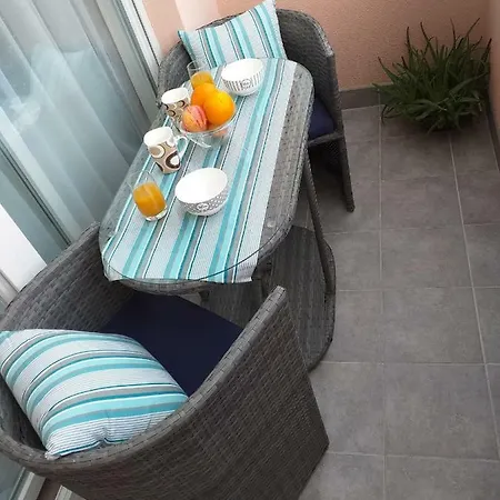 Jurilj Apartment *